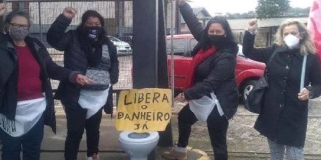 País registra 2 denúncias por dia sobre uso do banheiro no trabalho